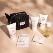 Набор косметики YesforLov La Trousse Enchantee с чёрной косметичкой