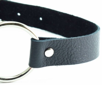 Черный кожаный кляп с кольцом