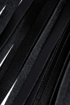 Кожаная плетка Pecado BDSM 50 см черно-красная