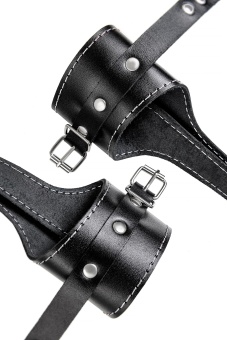 Черные подвесы с белой строчкой