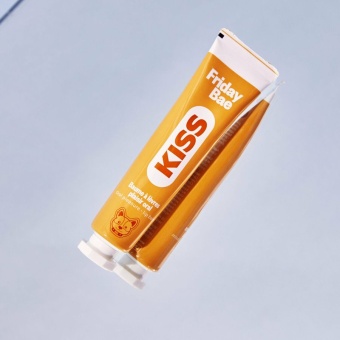 Возбуждающий бальзам для губ Friday Bae Kiss с ароматом вишни 15 мл