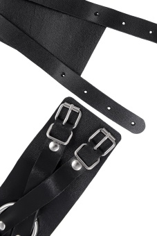 Черные кожаные оковы с двумя перекрёстными ремешками
