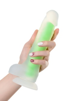 Светящийся в темноте зеленым фаллоимитатор Beyond Clark Glow - 22 см