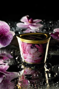 Массажное аромамасло в виде свечи Shunga Rose Petals Лепесток Розы - 170 мл