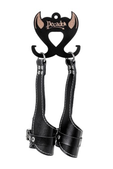 Черные подвесы с белой строчкой