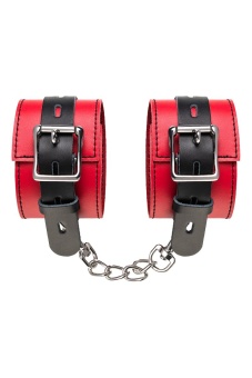 Красно-черные кожаные наручники со сцепкой