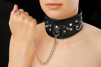 Широкий кожаный ошейник с шипами и поводком чёрный