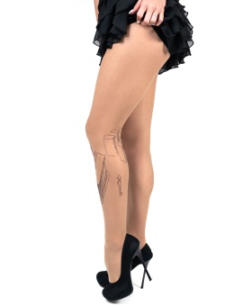 Необычные колготки с имитацией тату на левой ножке