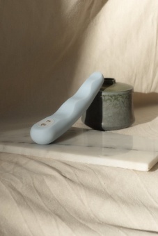 Нежный вибратор Tenga Iroha Minamo голубой